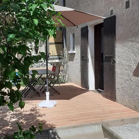 T3 Rdc 2/4 Pers, Terrasse Et Garage Prive. Apartment