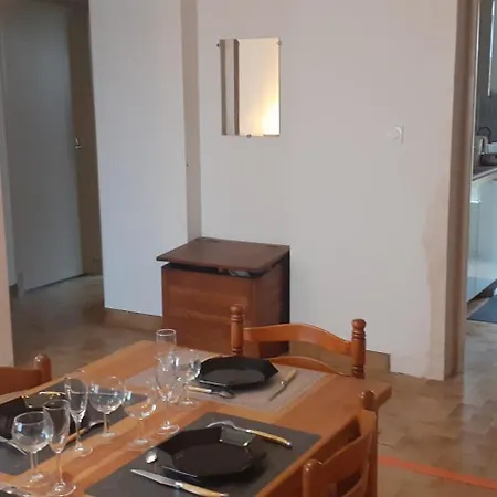 T3 Rdc 2/4 Pers, Terrasse Et Garage Prive.